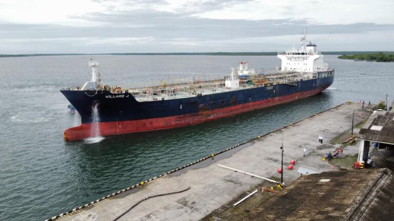 Willard J calling at the Port of Tumaco after earlier channel maintenance; navigation context linked to JTEC's dredging consortium role