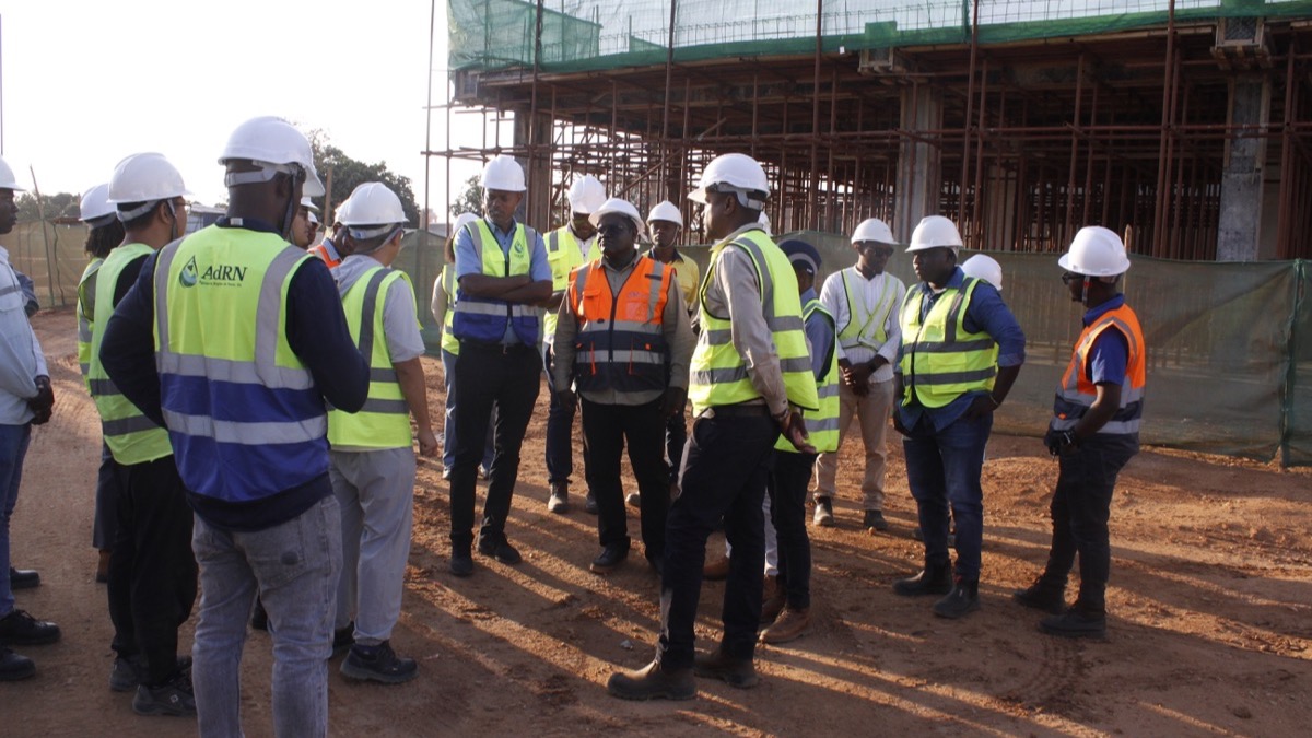 ARA Norte, World Bank and project personnel at a Nacala water-system construction site in September 2025